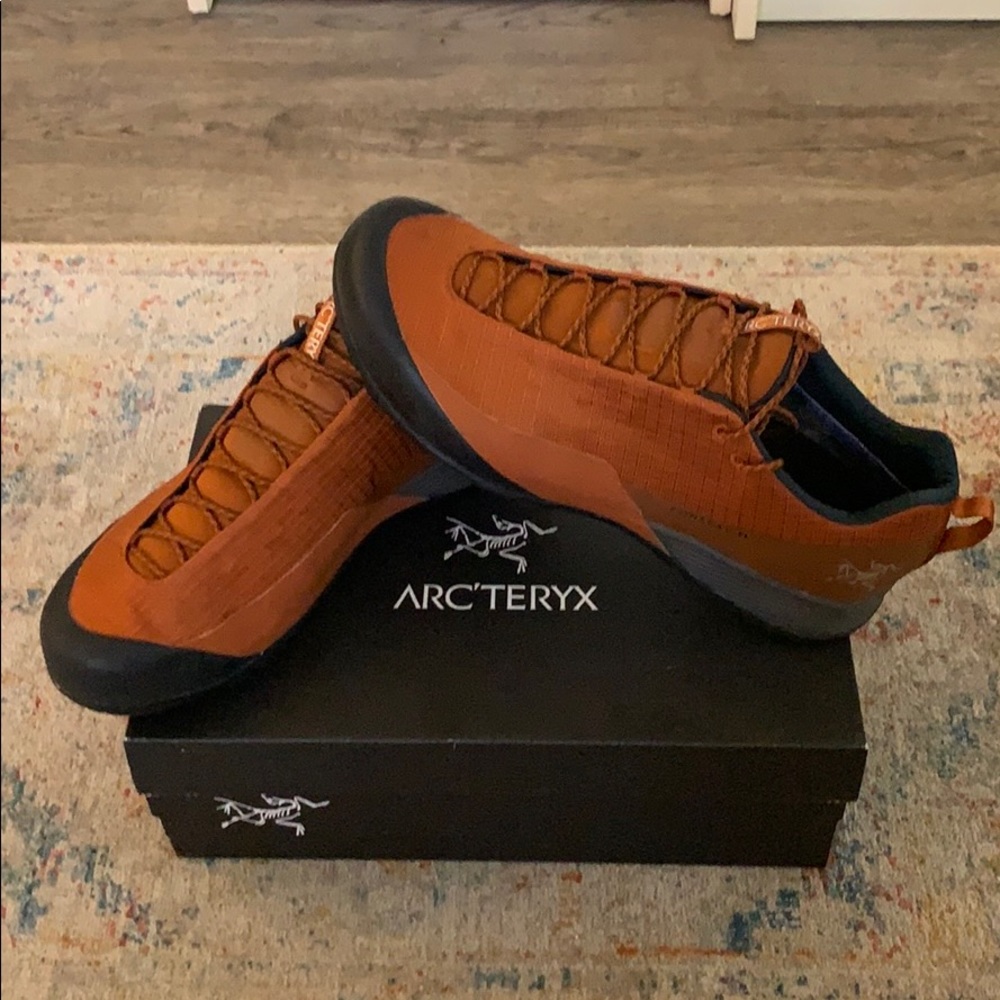 Size 10.5 Arc’teryx Ortholite outdoor shoes